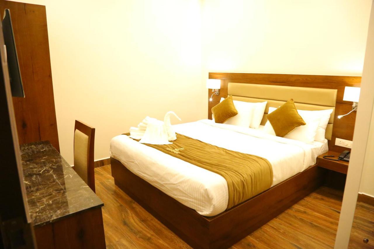 Vsr Grand Hotel Madanapalle Exterior photo
