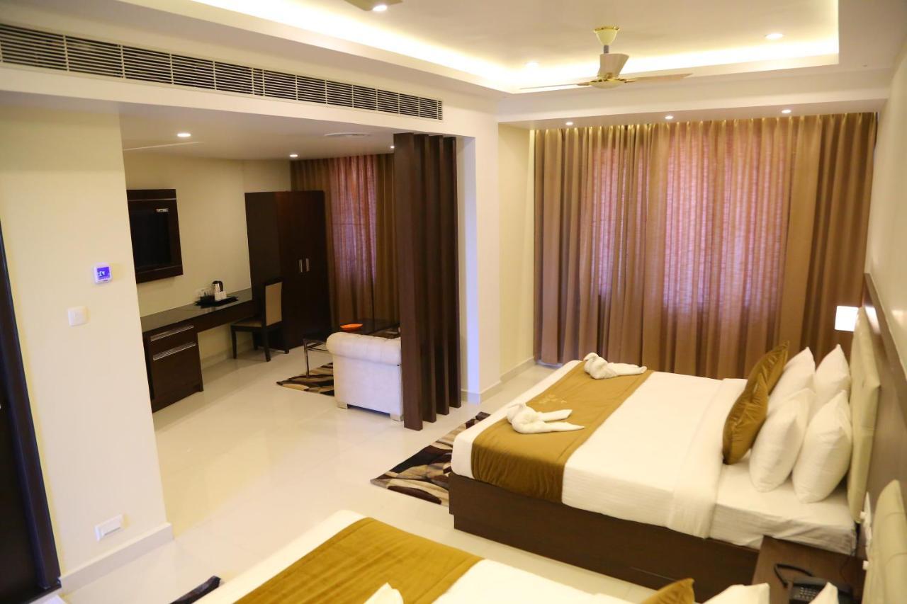 Vsr Grand Hotel Madanapalle Exterior photo
