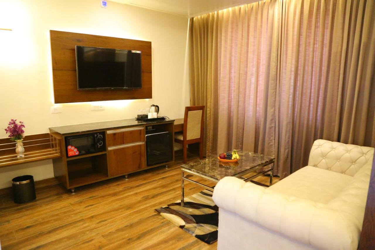 Vsr Grand Hotel Madanapalle Exterior photo